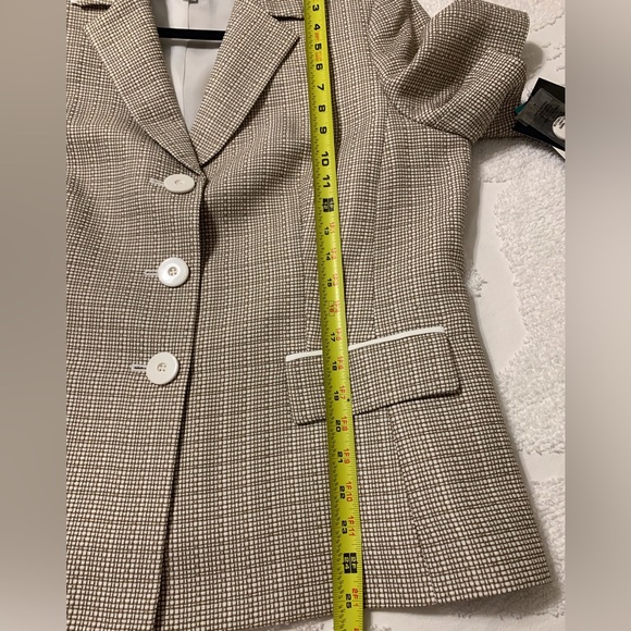 Le Suit Beautiful top. NWT. Size 16 - Picture 4 of 10